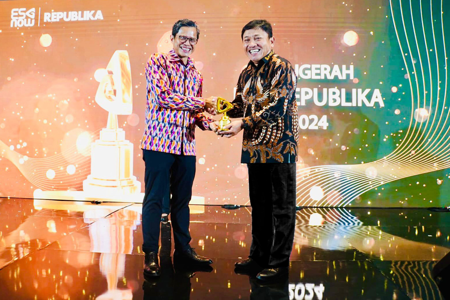 BSI Raih Best Practices in Regulation Compliance dalam Anugerah ESG Republika Award 2024