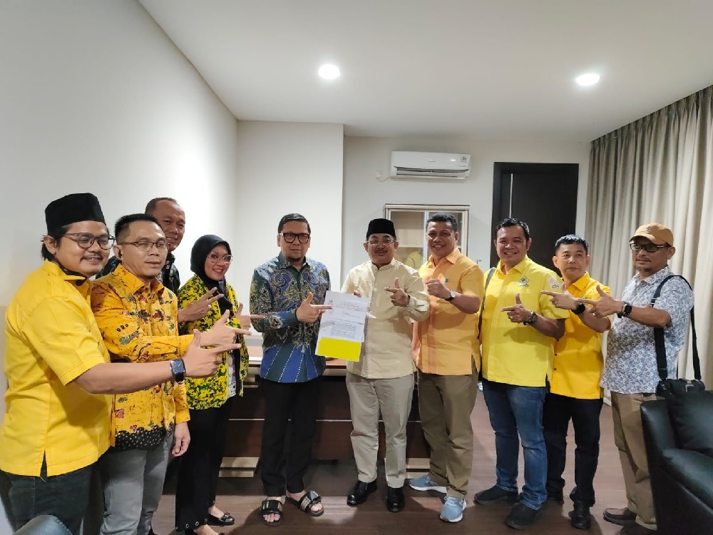 Pilkada Tanjabbar 2024, UAS - Katamso Resmi Terima SK Dukungan Golkar 