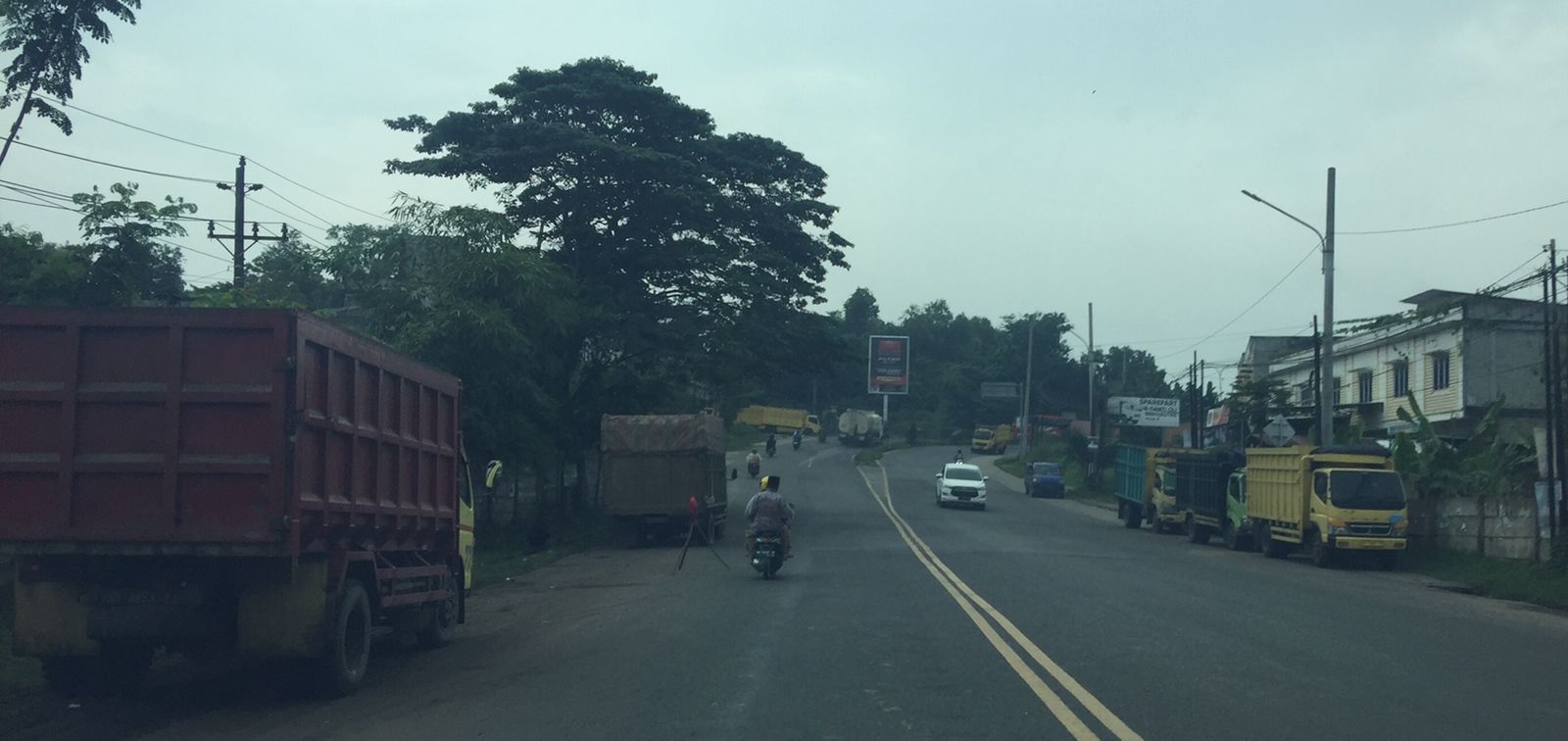  Parkir di Bahu Jalan Berkurang, Selama Keberangkatan Haji, Minta Operasional Batu Bara Dihentikan 