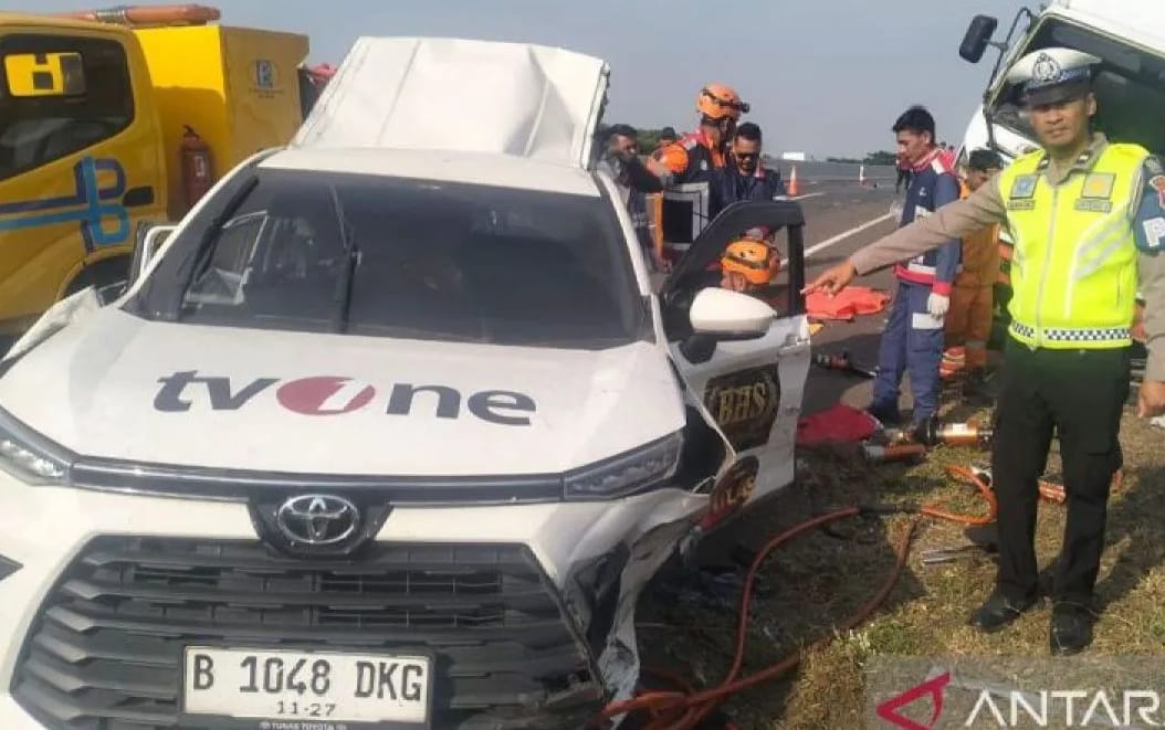 Tiga orang kru tvOne meninggal dalam kecelakaan di Tol Batang-Pemalang