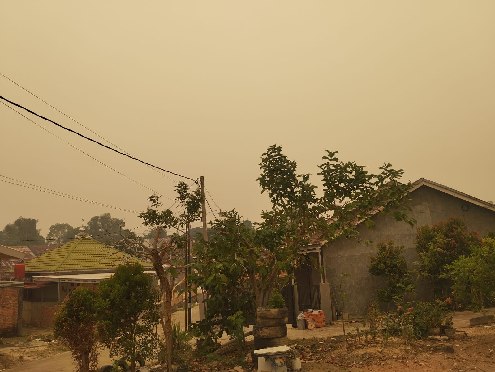 ISPU Tembus 267, Langit Kota Jambi Menguning, Warga Mulai Cemas