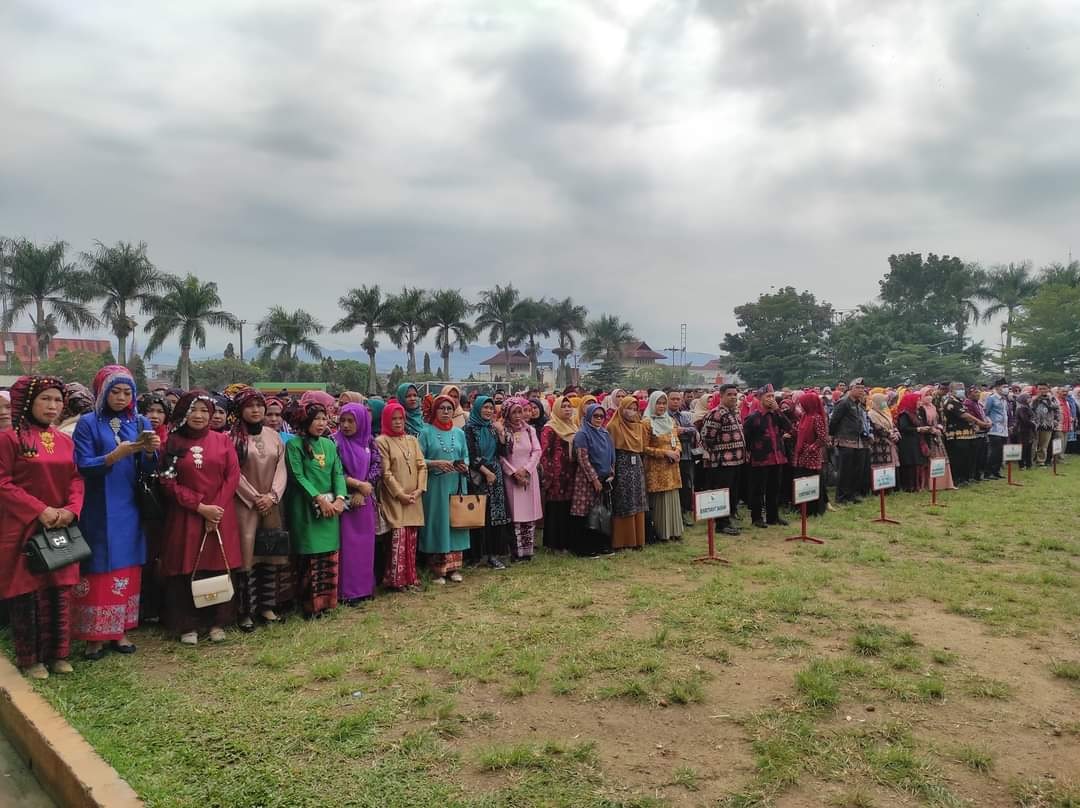 Peringatan Hari Batik Nasional, Ribuan ASN Kota Sungai Penuh Gelar Parade Batik 