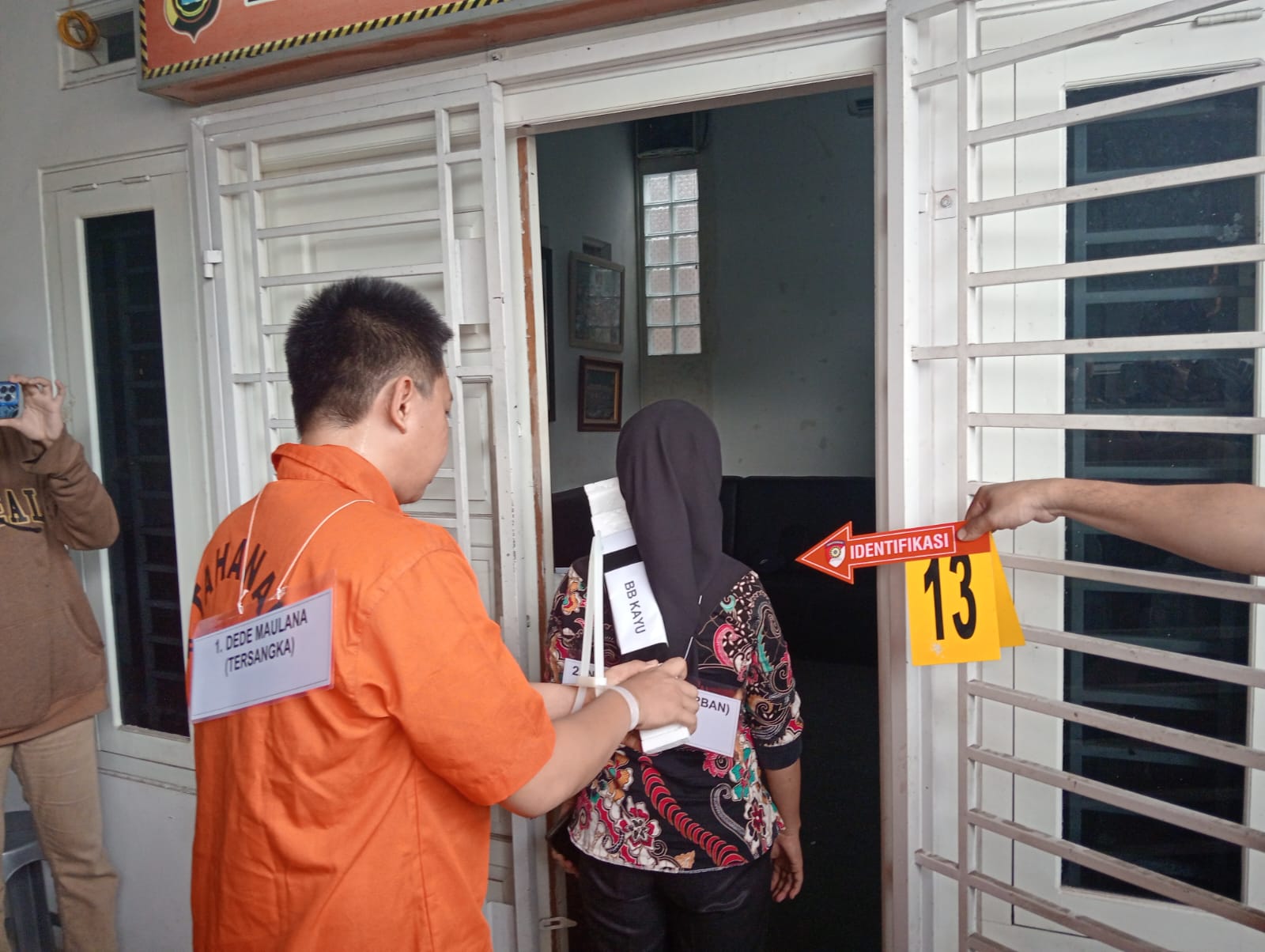Polda Jambi Gelar Rekonstruksi Kasus Perampokan yang Menewaskan Wanita di Talang Bakung 
