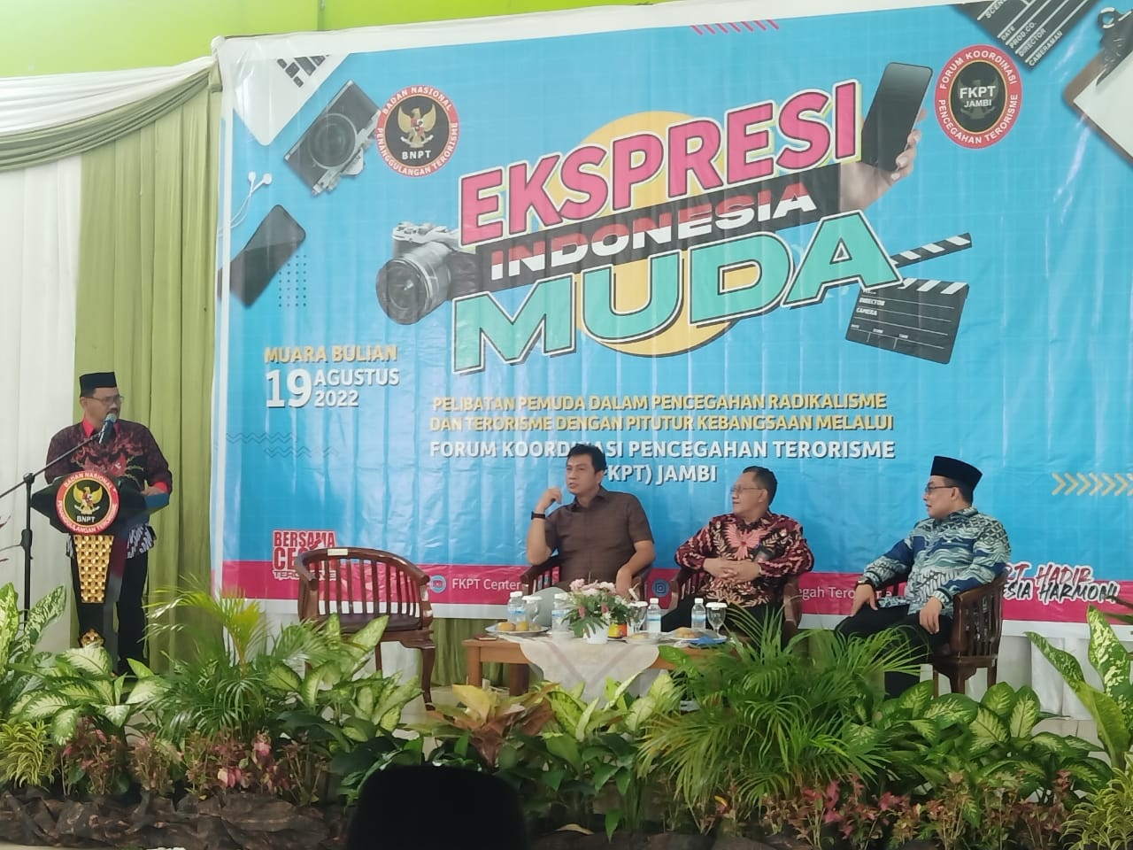 Jadi Pembicara di Ekspresi Indonesia Muda Cegah Radikalisme, Bupati Batanghari: Jadilah Milenial Cerdas