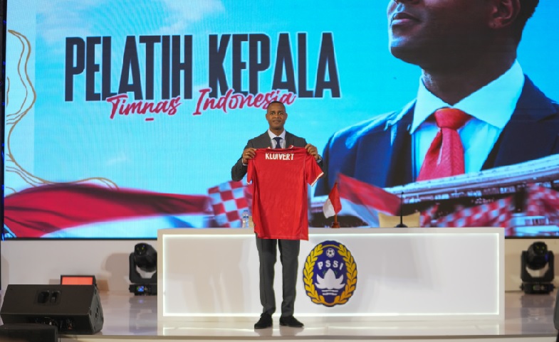 RESMI Diperkenalkan, Patrick KLuivert Bakal Usung Taktik Menyerang untuk Timnas Garuda