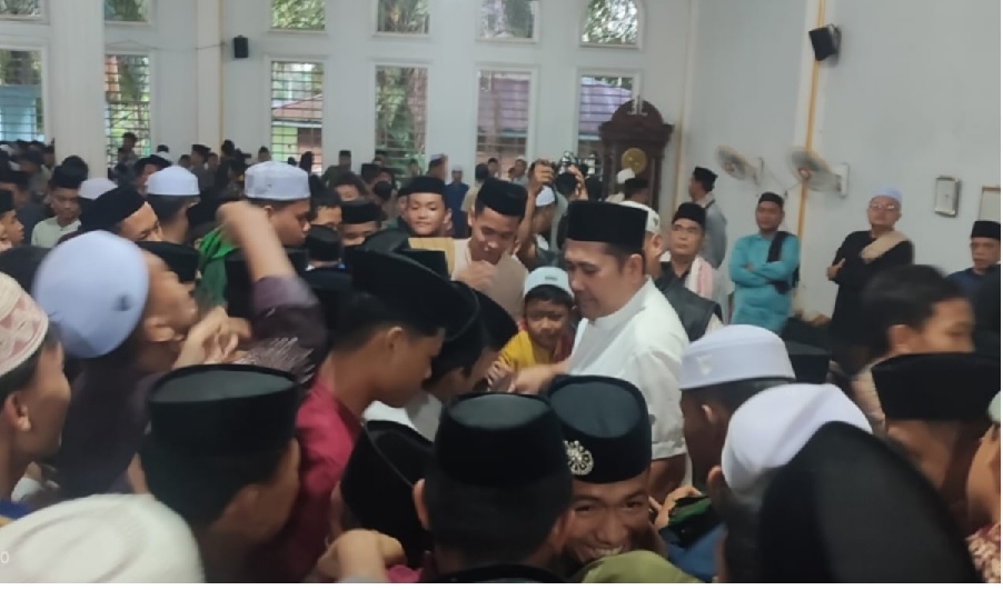 Bupati H M Syukur Subling di Desa Titian Teras