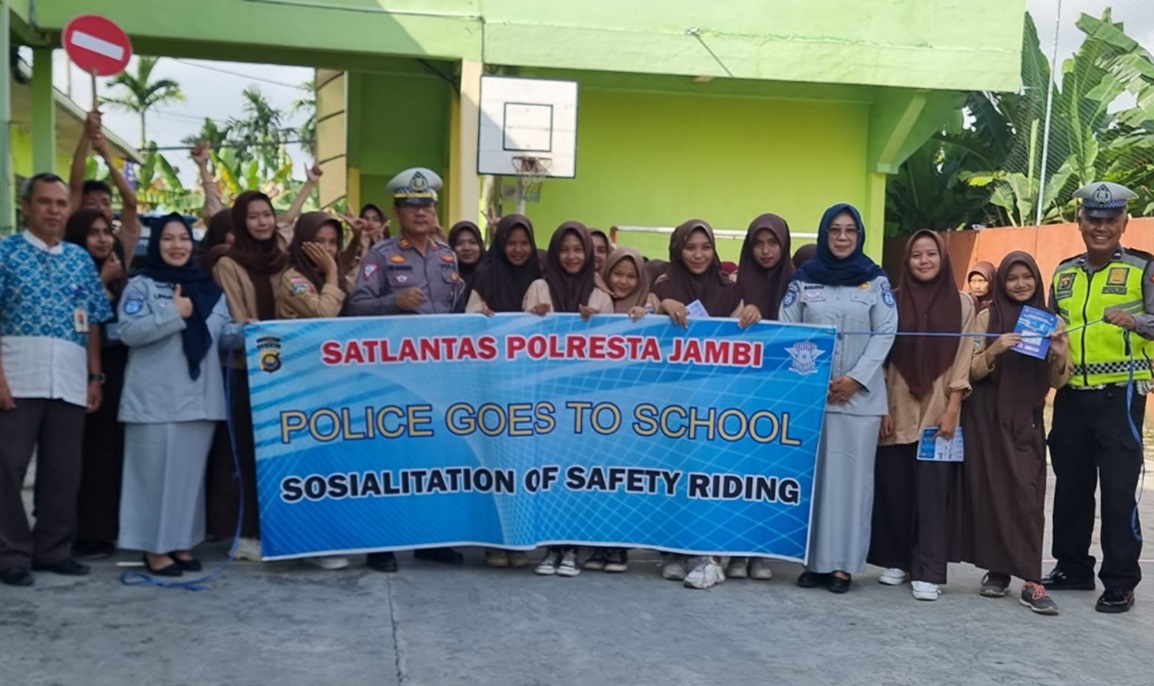 Jasa Raharja Jambi Bercerita di SMA Megatama Gandeng Police Goes To School Polresta Jambi