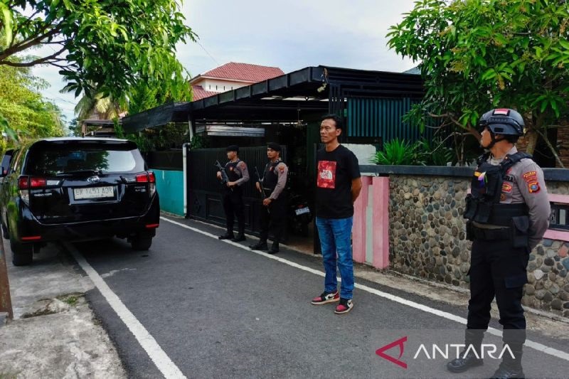 Rumah Pribadi Plt Kadis PUPR Mandailing Natal Digeledah KPK