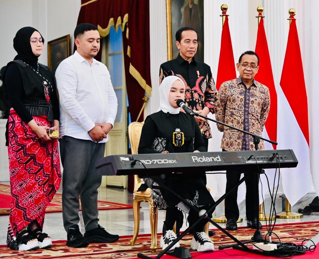 Presiden Jokowi Terima Peraih Golden Buzzer AGT 2023 Putri Ariani