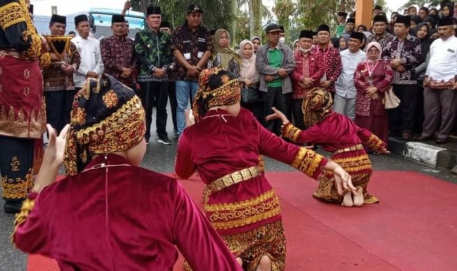 Nilwan Antar Kontingen MTQ Merangin ke Sungai Penuh