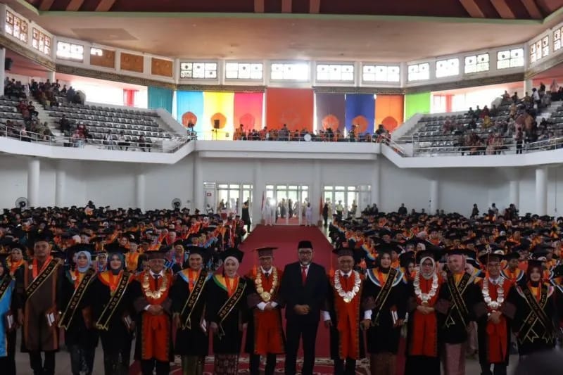 Wisuda ke-116 Unja 1.010 Lulusan Resmi Dikukuhkan