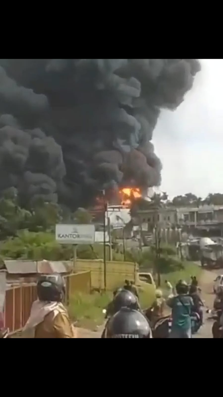 Polisi Amankan Pemilik Gudang Minyak Ilegal yang Terbakar di Alam Barajo