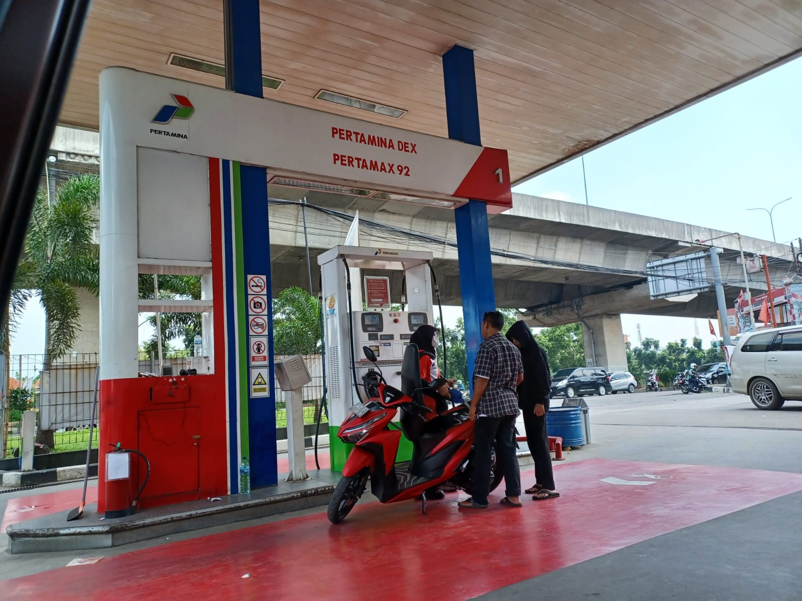 SENANGNYA! BBM Pertamina Turun Drastis Rp 1.400/Liter, Cek Harga Baru Pertamax-Pertalite Per 27 Juni 2023﻿