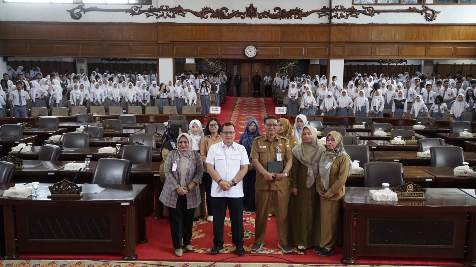 Terima Kunjungan Belajar Siswa SMA N 4 Kota Jambi, Ahmad Fauzi Jelaskan Tugas dan Kewenangan DPRD