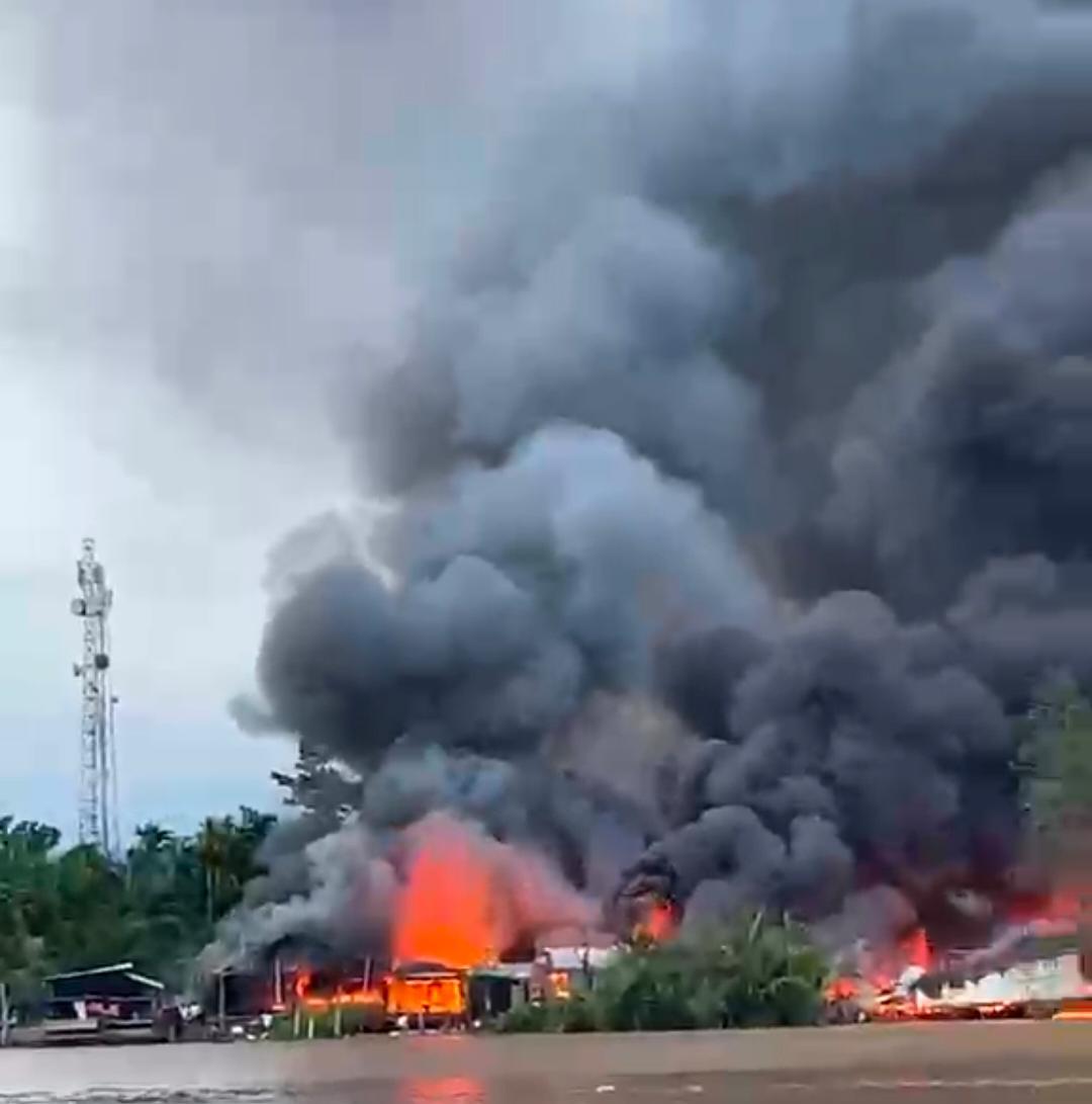 Breaking news.. Pasar Teluk Nilau Kebakaran