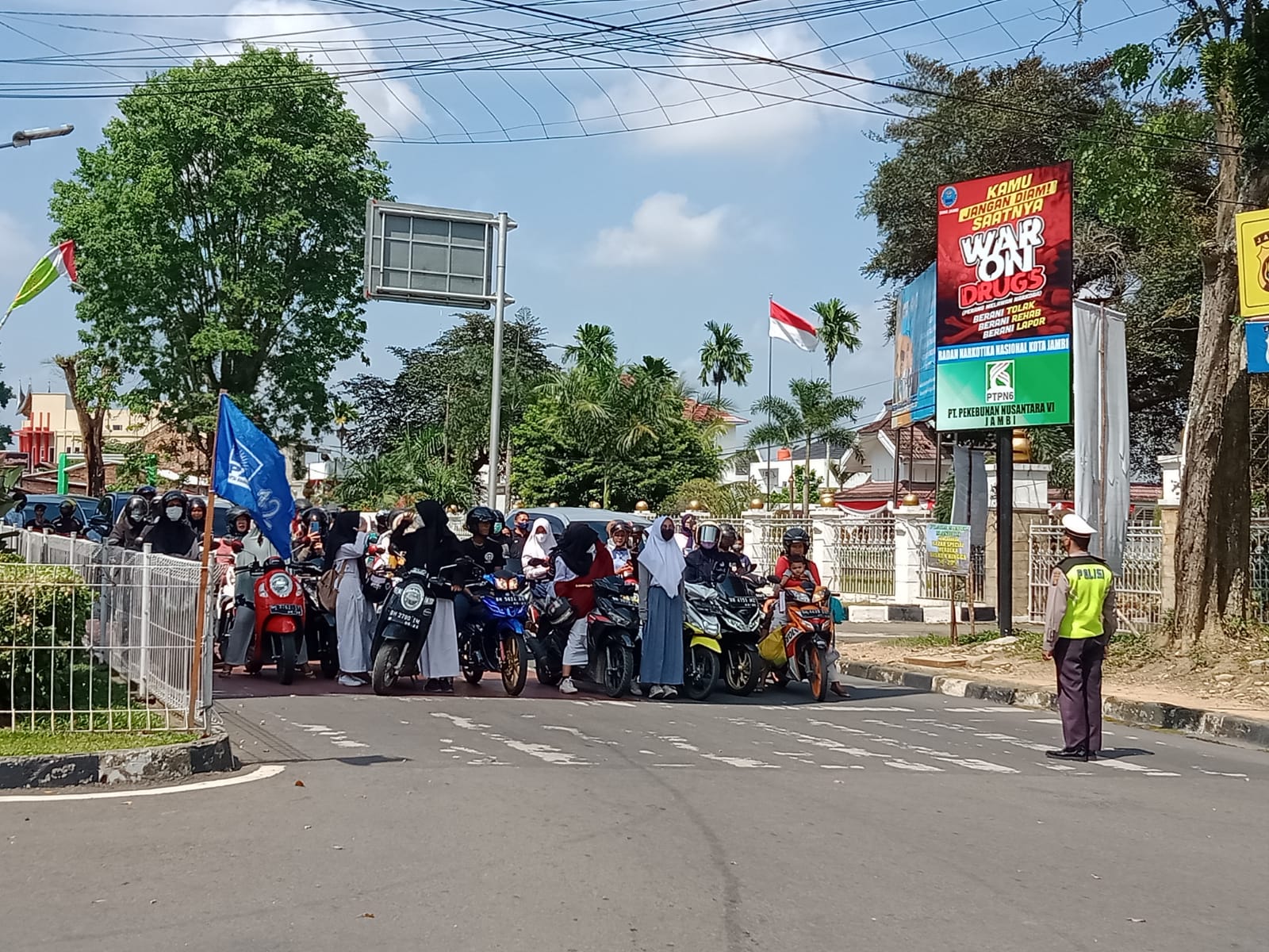 Detik-detik Kemerdekaan RI Aktivitas di Jalan Raya Kota Jambi Berhenti 3 Menit