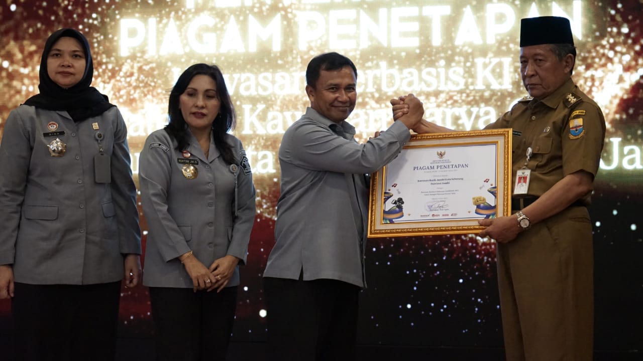 HUT Pengayoman ke - 80, Kanwil Kemenkum Jambi Sosialisasi Layanan Administrasi Hukum Umum (AHU) 