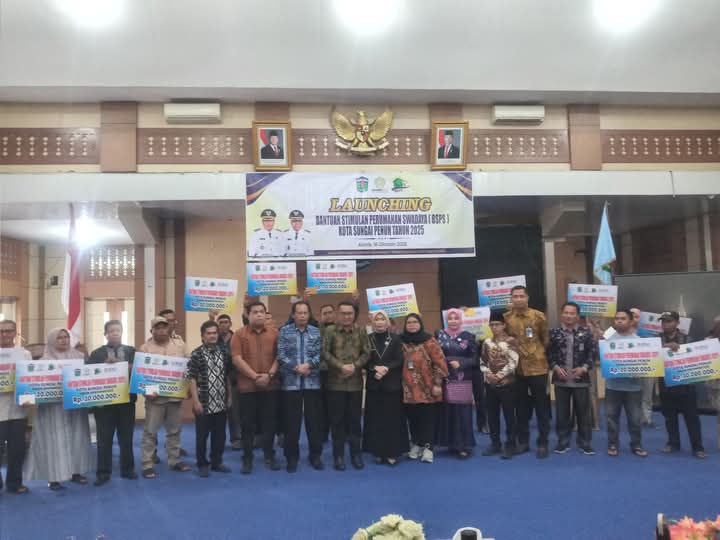 Pemkot Sungai Penuh Serahkan 146 Unit Bantuan Bedah Rumah bagi MBR