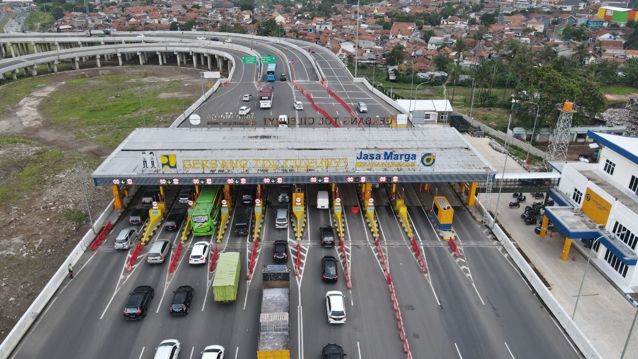 Contra﻿flow Arah Cikampek Dihentikan, Ruas Tol Jakarta-Cikampek Lancar