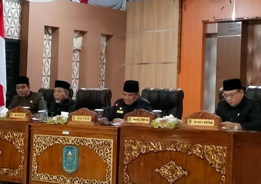 Bupati Bersama Wabup Sampaikan KUA PPAS 2023