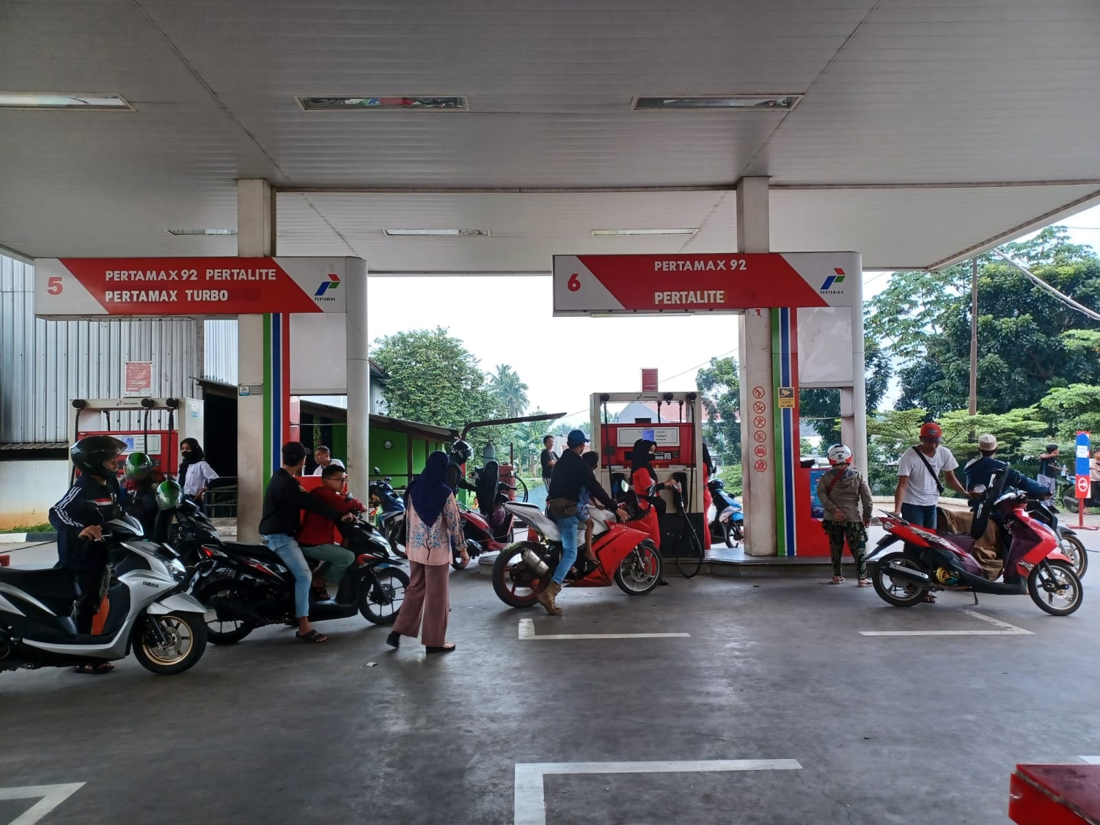 BBM Kembali Turun Rp 800 Per Liter, Cek Harga Baru Pertamax-Pertalite di SPBU Se Indonesia Per 11 Juli 2023