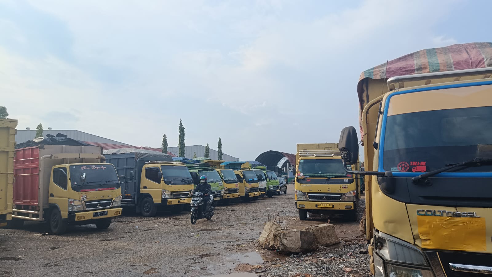 Warga Tolak Angkutan Truk Batu Bara Melintas di Talang Gulo,  Sudah 4 Hari Sopir Tertahan