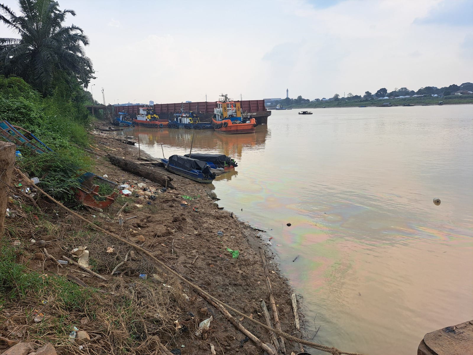 Ditpolairud Polda Jambi Lakukan Penyelidikan Terkait Tercemarnya Air Sungai Batanghari di Intake Sijenjang