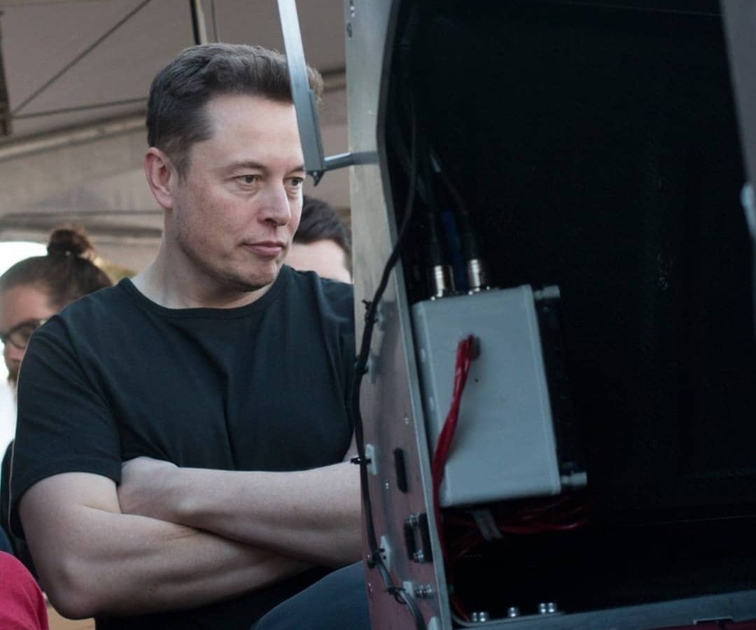 Elon Musk Bantu Internet di Gaza, Janji Starlink Mengudara di Sana