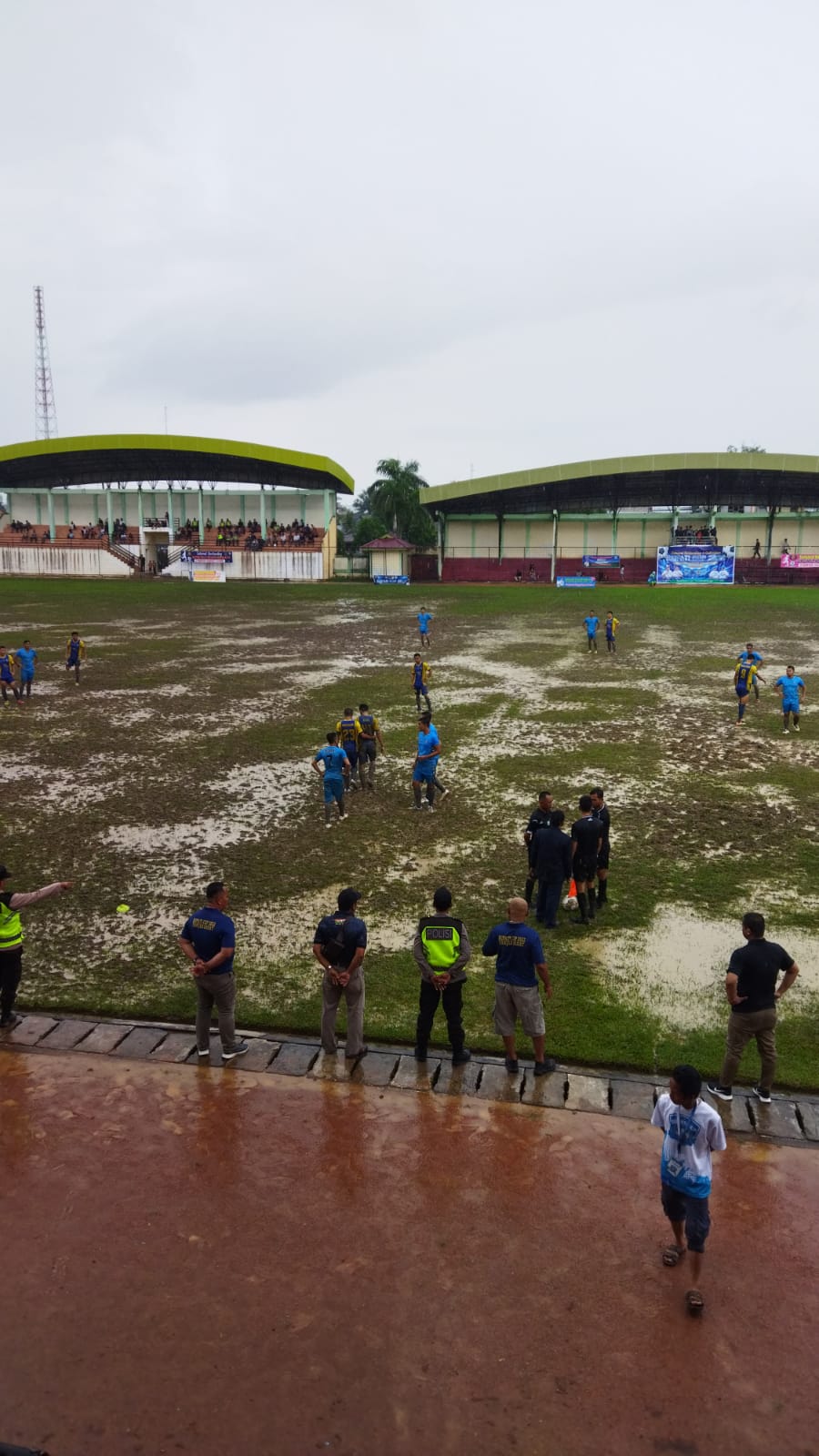 Miris, Stadion Bhakti Karya Kualatungkal Mirip Kubangan Kerbau