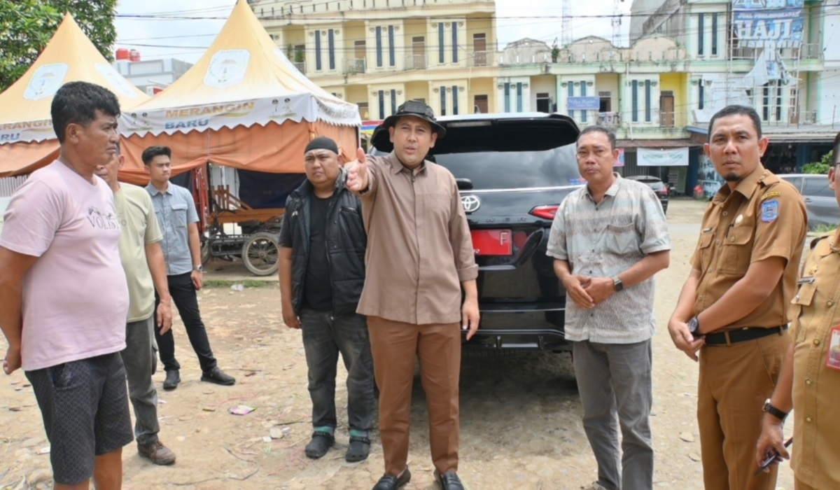 Pasar Rakyat Bakal Dipercantik, Bupati M. Syukur: Kebersihan Harus Diperhatikan