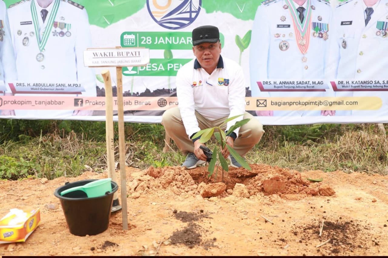 Wabup Katamso Pimpin Aksi Tanam Pohon Serentak