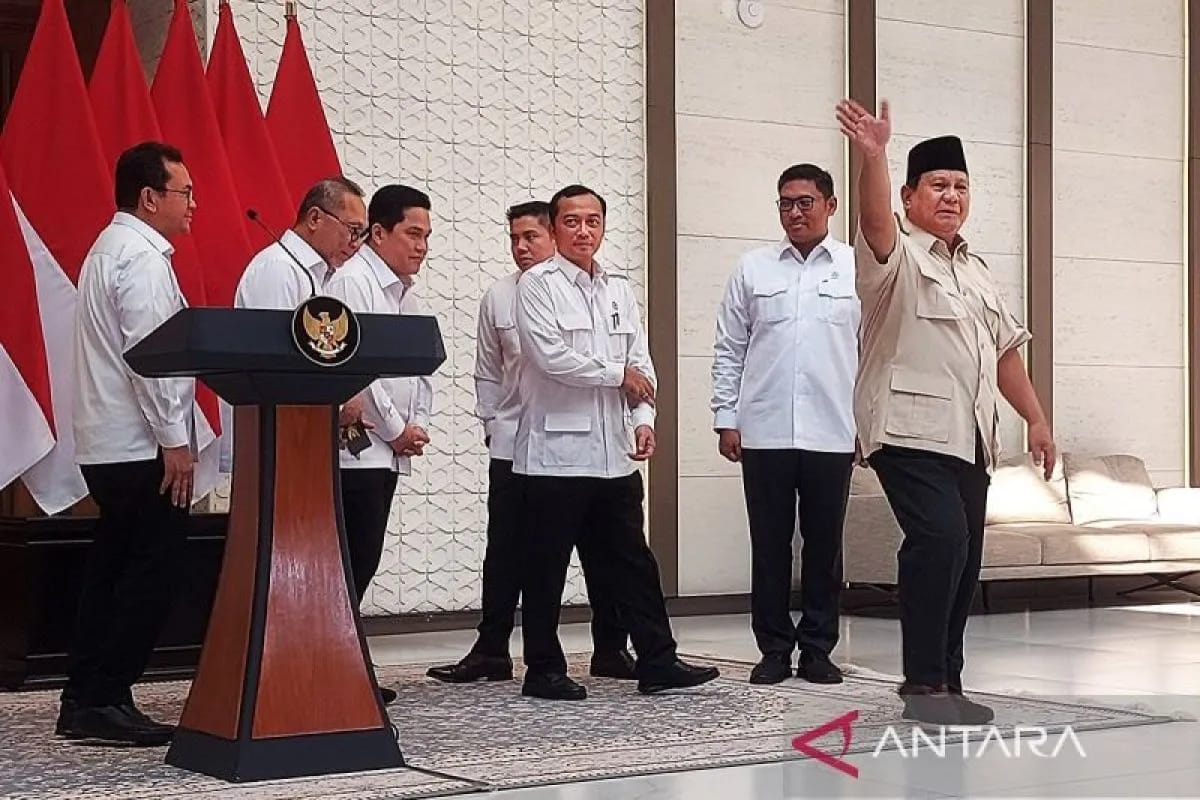 Prabowo Instruksikan Penurunan Tarif Tol dan Harga Tiket Pesawat