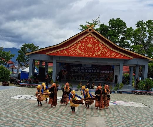 Berbagai Budaya Asli Kerinci Ditampilkan Pelajar 