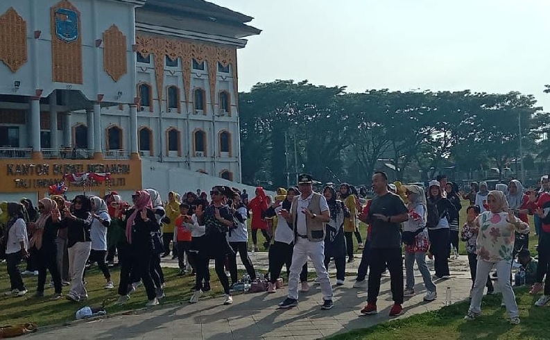 Keren! H Mukti Jadi ‘Bintang’ Pada Senam Sehat Merdeka