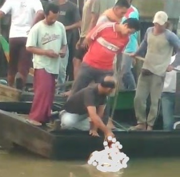 BREAKING NEWS: Warga Temukan Mayat Mengapung di Perairan Kampung Laut-Tanjabtim