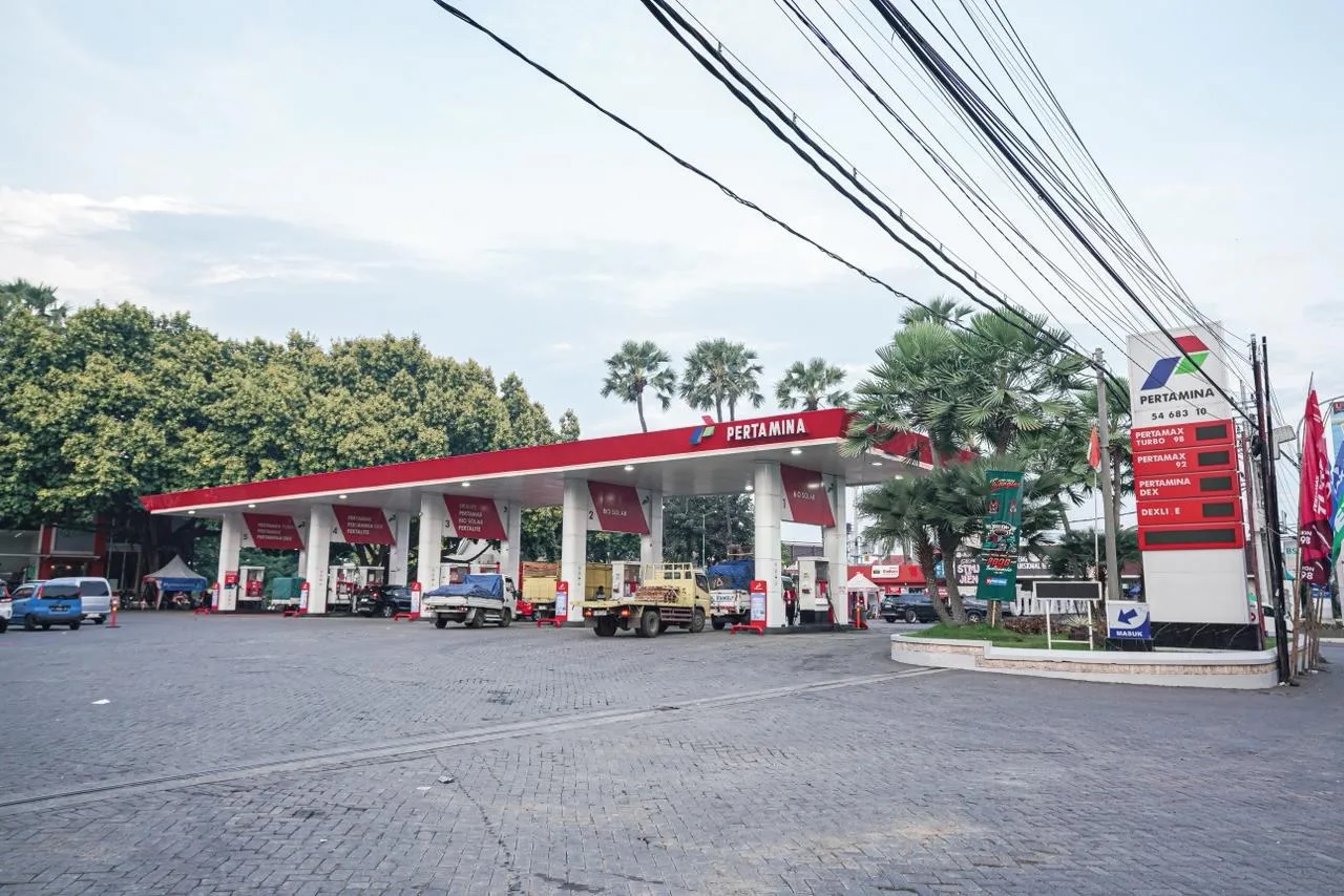 Keren! Pertamina Patra Niaga Hadirkan SPBU Berakses Pantai di Situbondo