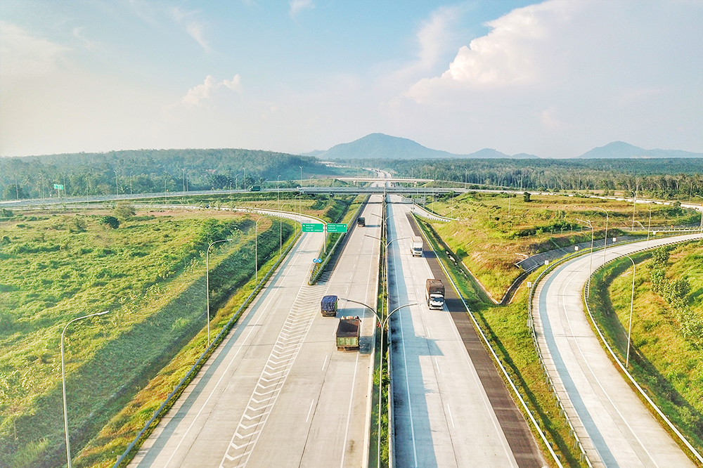 INFO UNTUK PEMUDIK! One way Tol Trans Jawa Hari Pertama Mulai Pukul 14.50 WIB