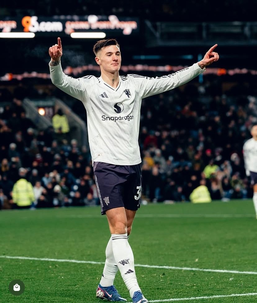 Laga Perdana Tanpa Amorim, MU Ditahan Imbang Burnley 2-2