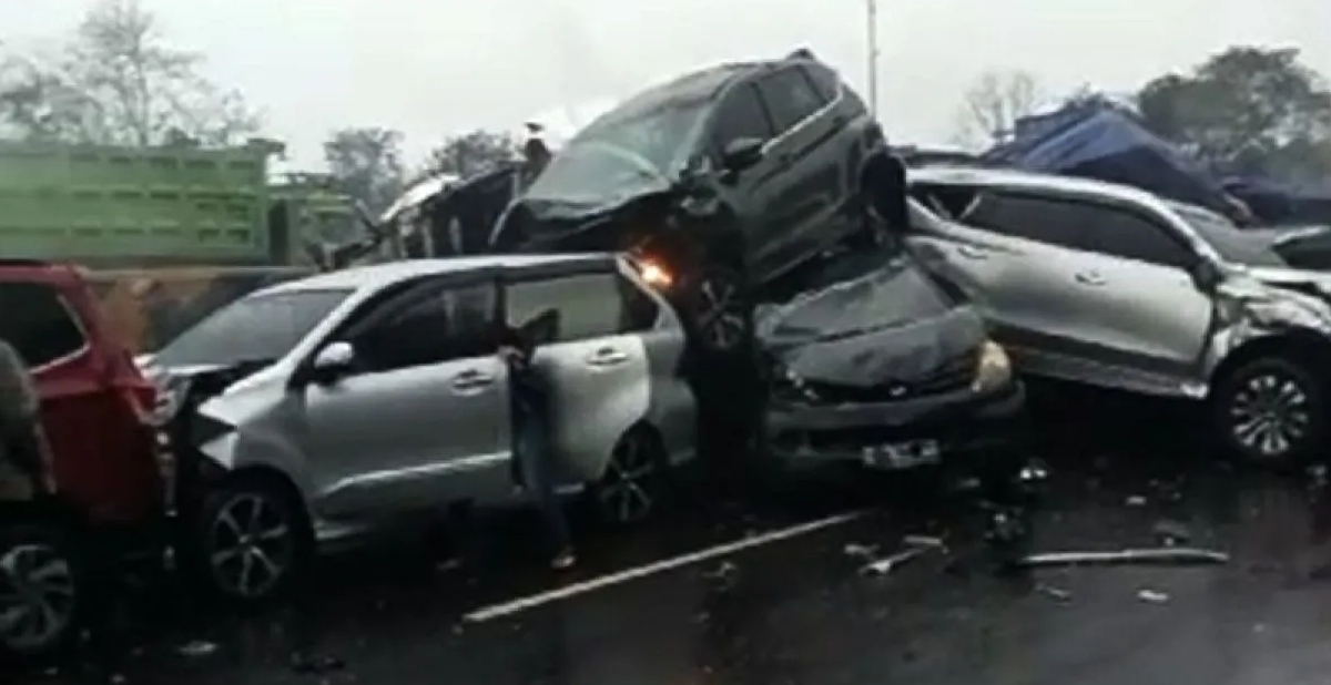 Tabrakan Beruntun di Tol Cipularang Diduga Dipicu Truk Rem Blong