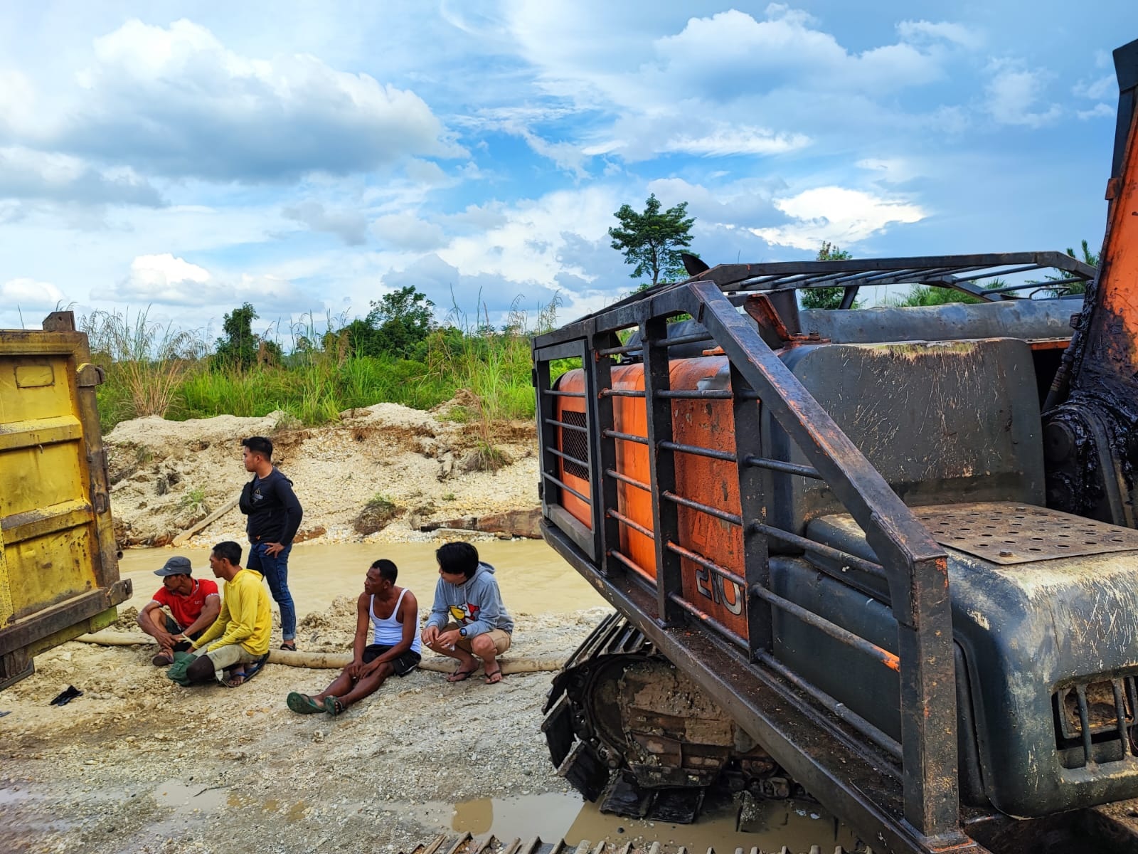 Lima Pelaku PETI di Merangin Diamankan Tim Gabungan Beserta Excavator