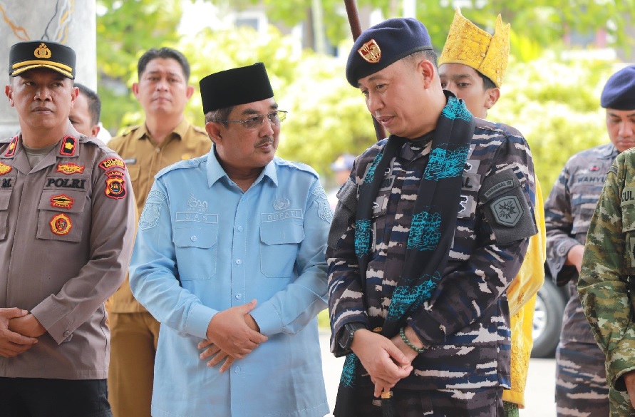 Bupati Anwar Sadat Sambut Kunker Danlanal Palembang, Perkuat Sinergi Keamanan Maritim