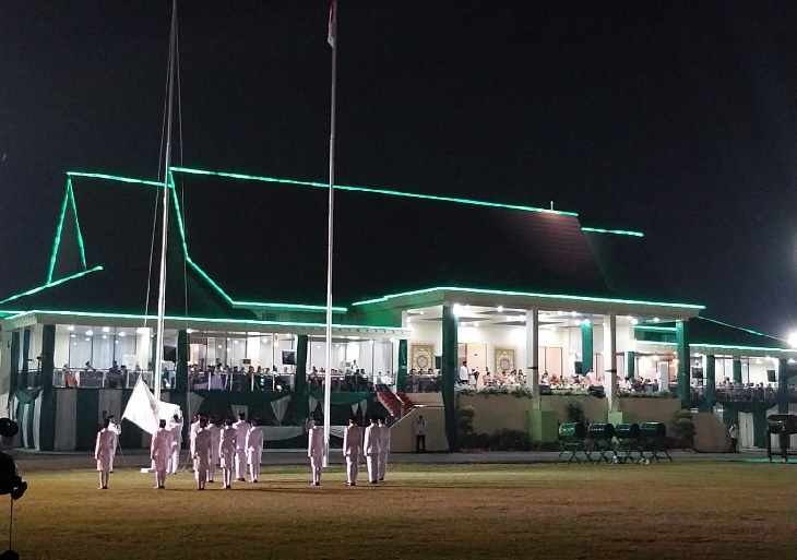 Pengibaran Bendera LPTQ di Pembukaan STQ Sukses 