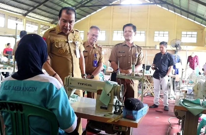 Pj Bupati Bekali Anak Putus Sekolah dengan Keterampilan, Gelar Pelatihan Menjahit dan Mengelas di BLK Merangin