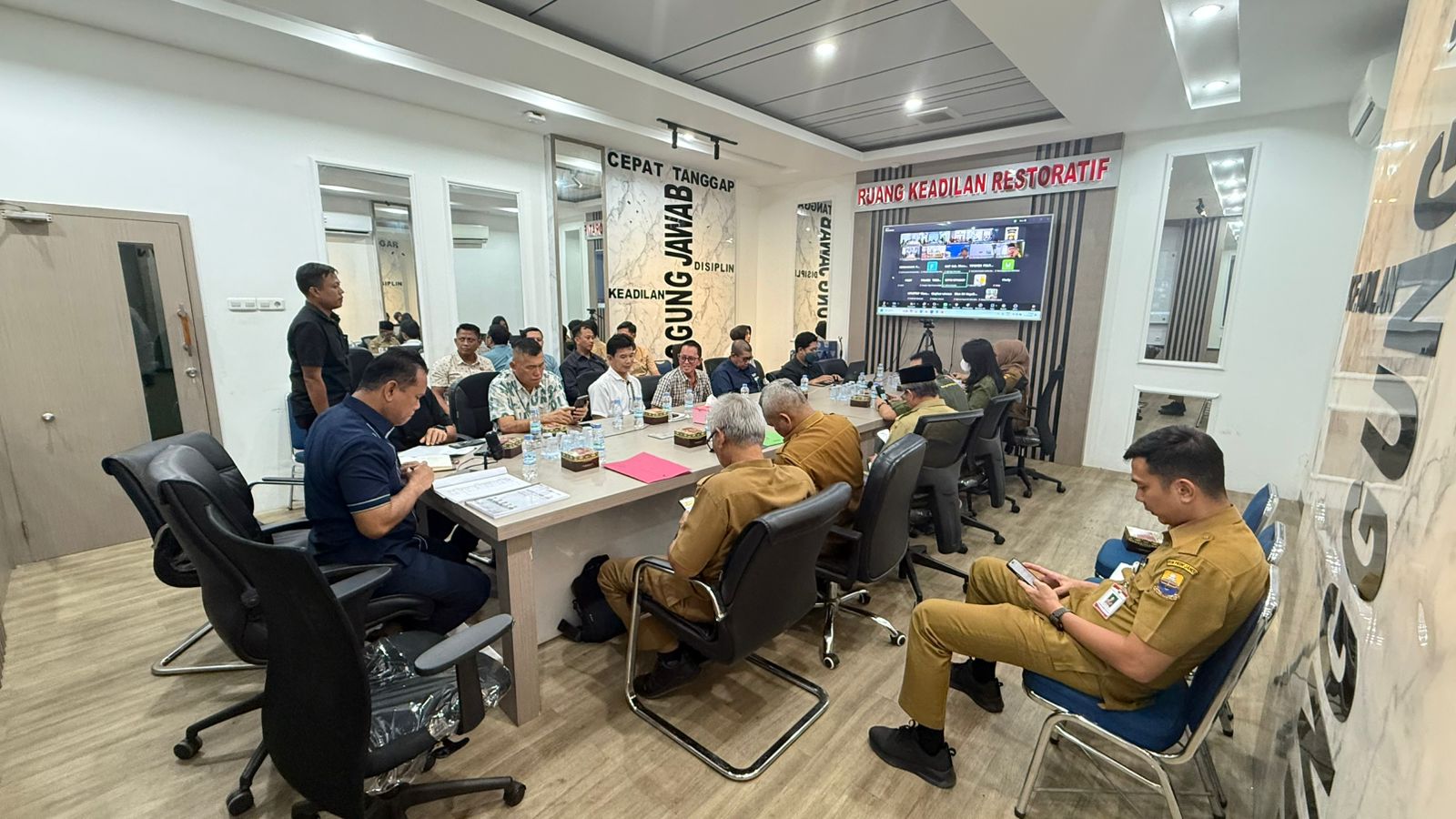 Satgas Pengendalian Harga Beras Jambi Turun ke Enam Kabupaten Cek Harga di Pasar Tradisional dan Ritel