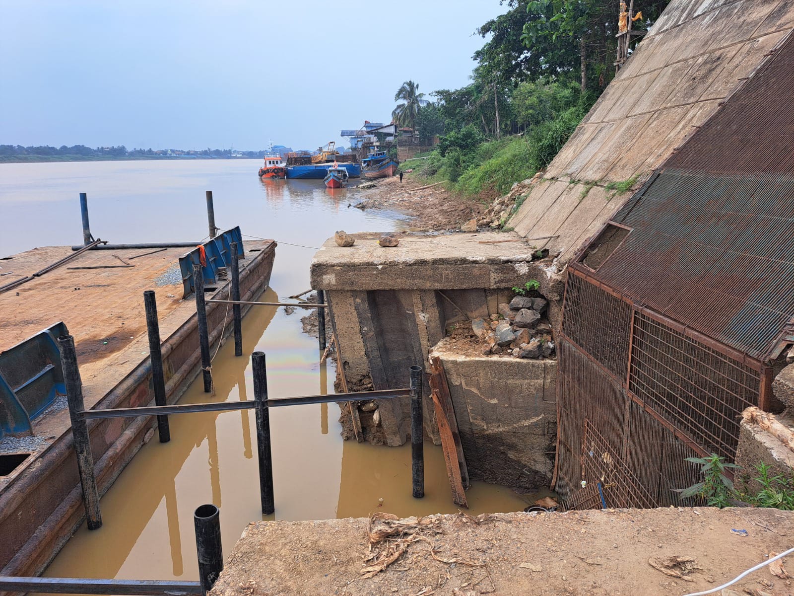 Belum Terima Pengaduan Pencemaran Minyak Tongkang di Sungai Batanghari, DLH: Berbahaya, Perlu Ditangani Khusus