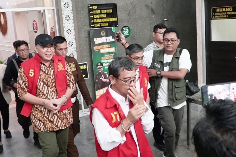 Kasus Korupsi Pemberian Izin Fiktif, Mantan Gubernur Bengkulu Segera Disidangkan Setelah Dilakukan Tahap II