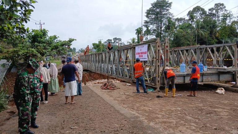 Terkendala Cuaca, Pekerjaan Jembatan Bailey Batas Jambi - Sumbar Molor