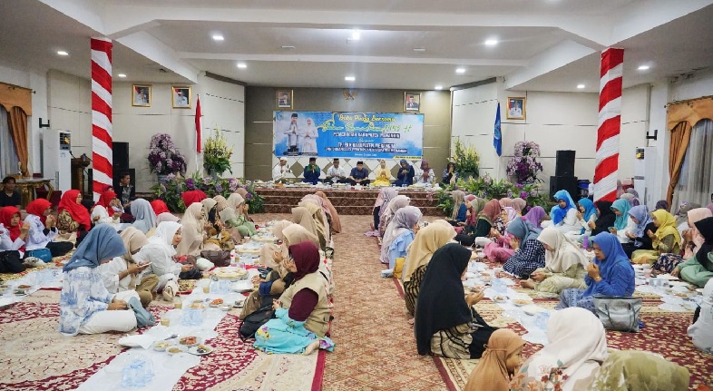 Bukber, Jalin Sinergitas Antar Organisasi, Ketua TP PKK Merangin dan Organisasi Wanita