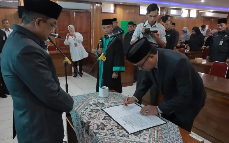 Dahlan Jabat Pj Sekda Tanjab Barat