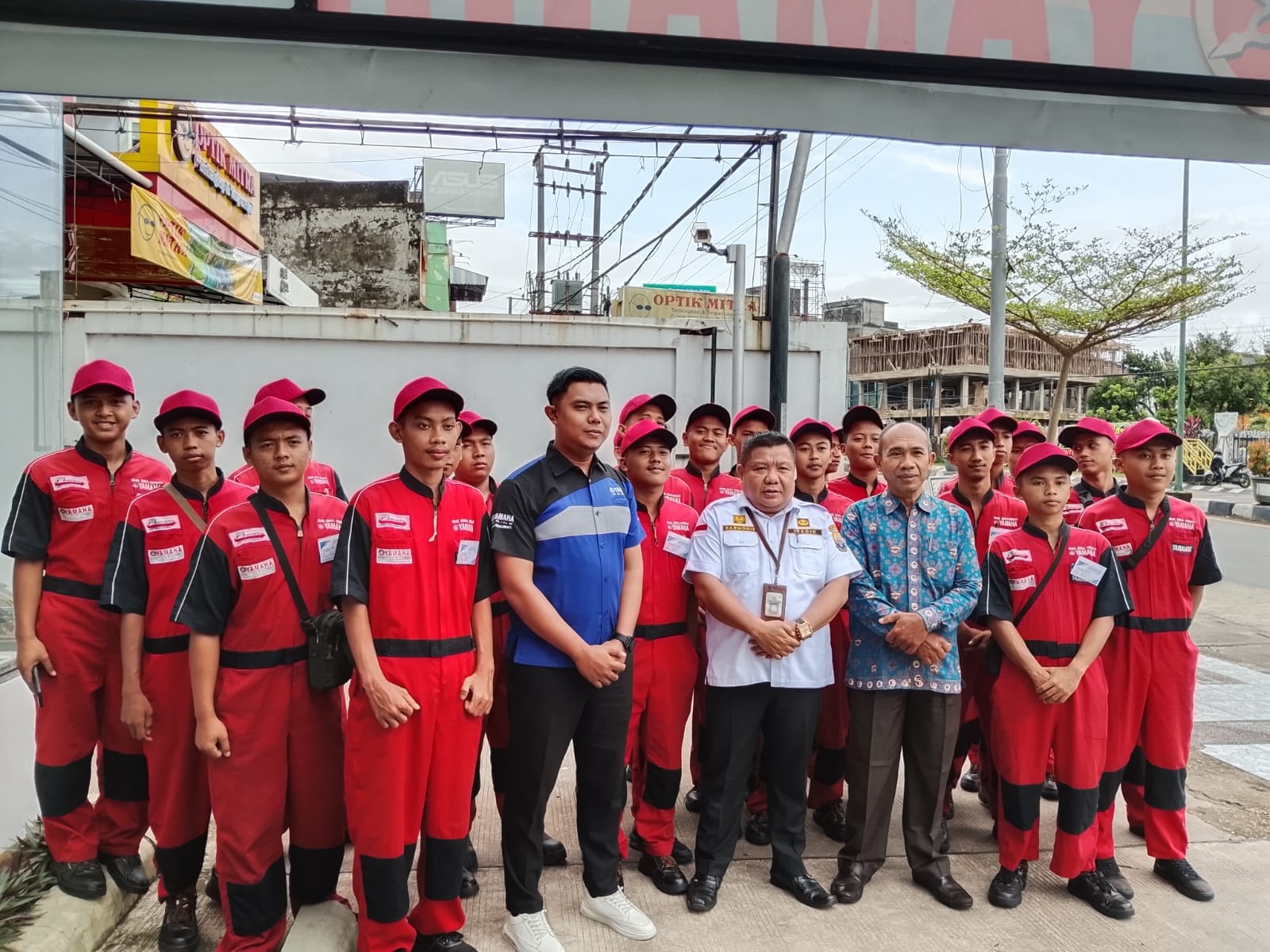 14.490 Lulusan SMK Tahun 2025 Siap Untuk 'BMW'